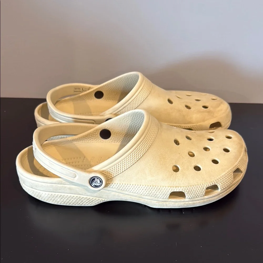 Men’s Size 12 Crocks Cream Clogs